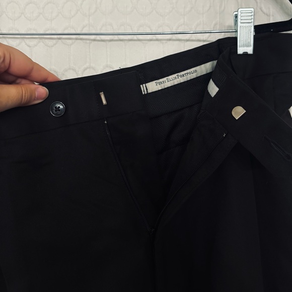 Perry Ellis Portfolio Men's No Iron Folio-Fit Pleated Front Chino Pant - Picture 5 of 6